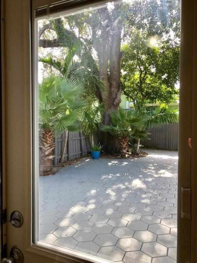 Private Suite W/ Full Backyard, Bbq, 5Min From Mia Miami Eksteriør bilde