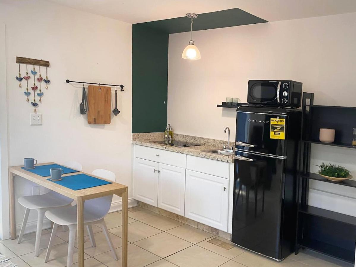 Private Suite W/ Full Backyard, Bbq, 5Min From Mia Miami Eksteriør bilde