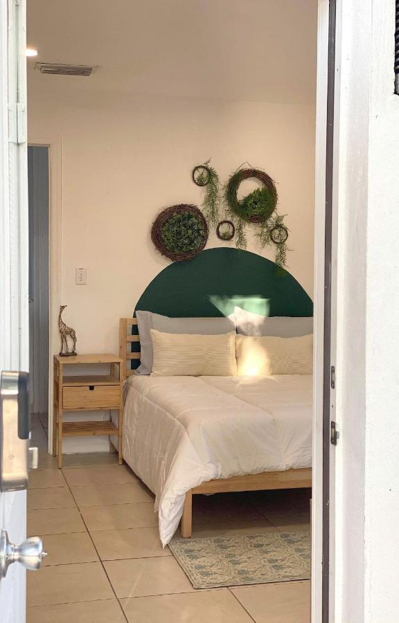 Private Suite W/ Full Backyard, Bbq, 5Min From Mia Miami Eksteriør bilde
