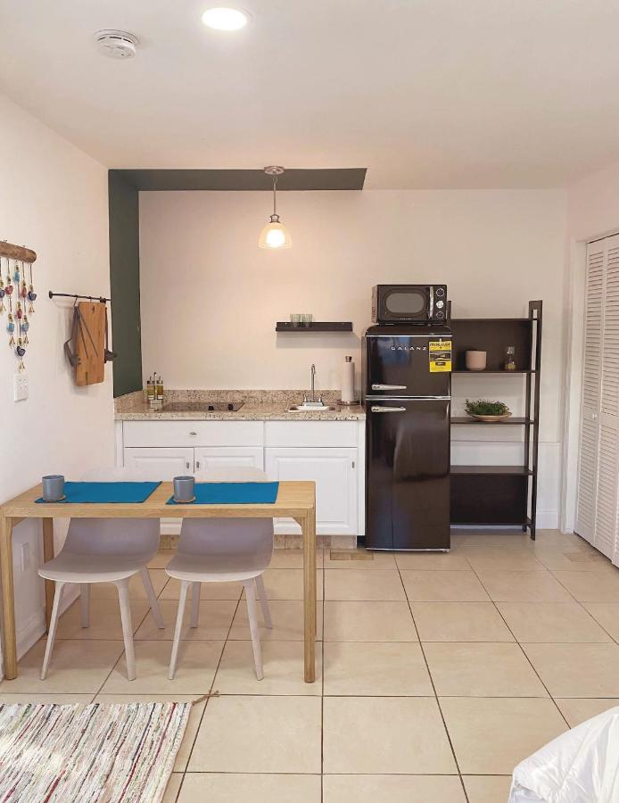 Private Suite W/ Full Backyard, Bbq, 5Min From Mia Miami Eksteriør bilde