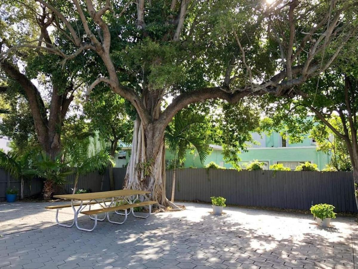 Private Suite W/ Full Backyard, Bbq, 5Min From Mia Miami Eksteriør bilde