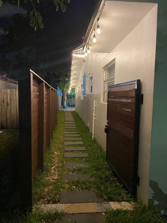 Private Suite W/ Full Backyard, Bbq, 5Min From Mia Miami Eksteriør bilde